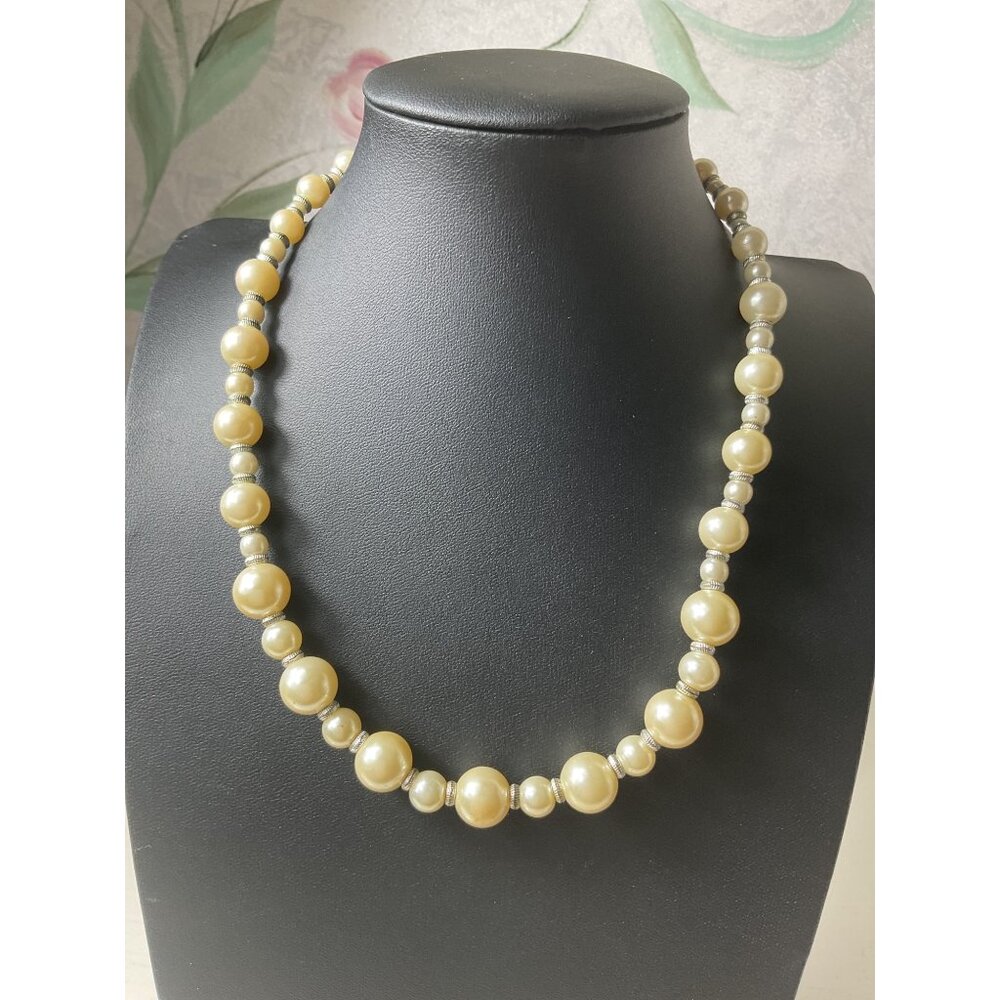 Vintage NWT Tagged Ivory Pearl Beaded Necklace With Silver Accents